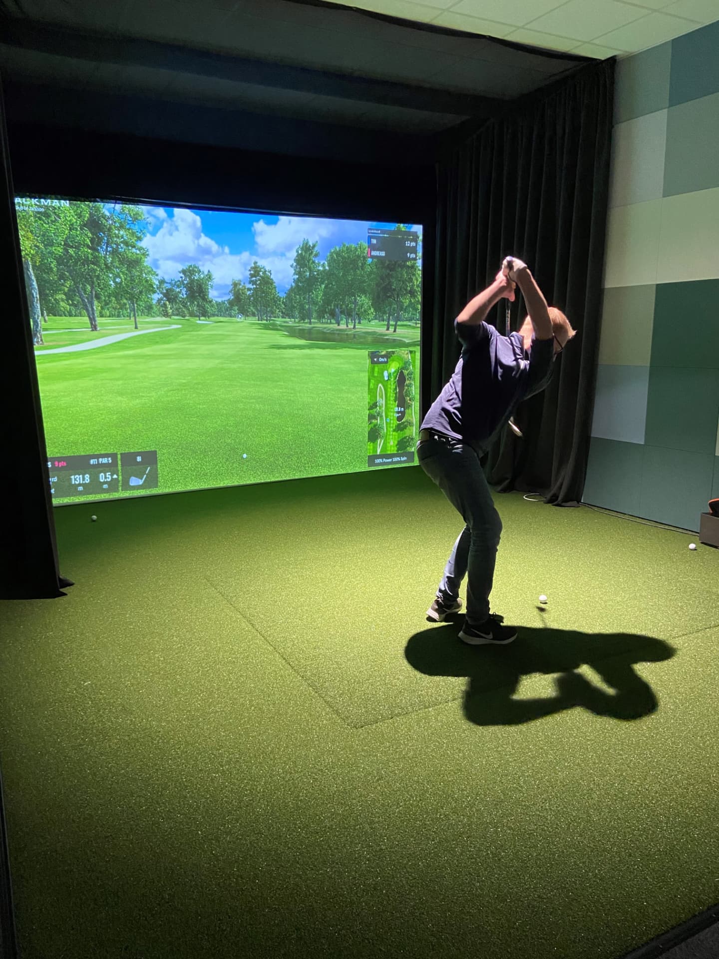 Golfsimulatorn hos Sportkompaniet där Golf League spelas